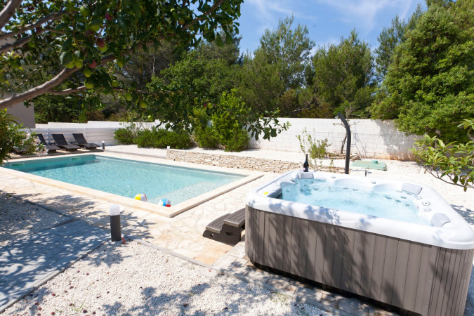 Villa DONNA - pool, sauna, jacuzzi, playground, bbq & billiards, sea view & near the beaches, Liznjan - Istria, Holidays in Croatia Hrvatska